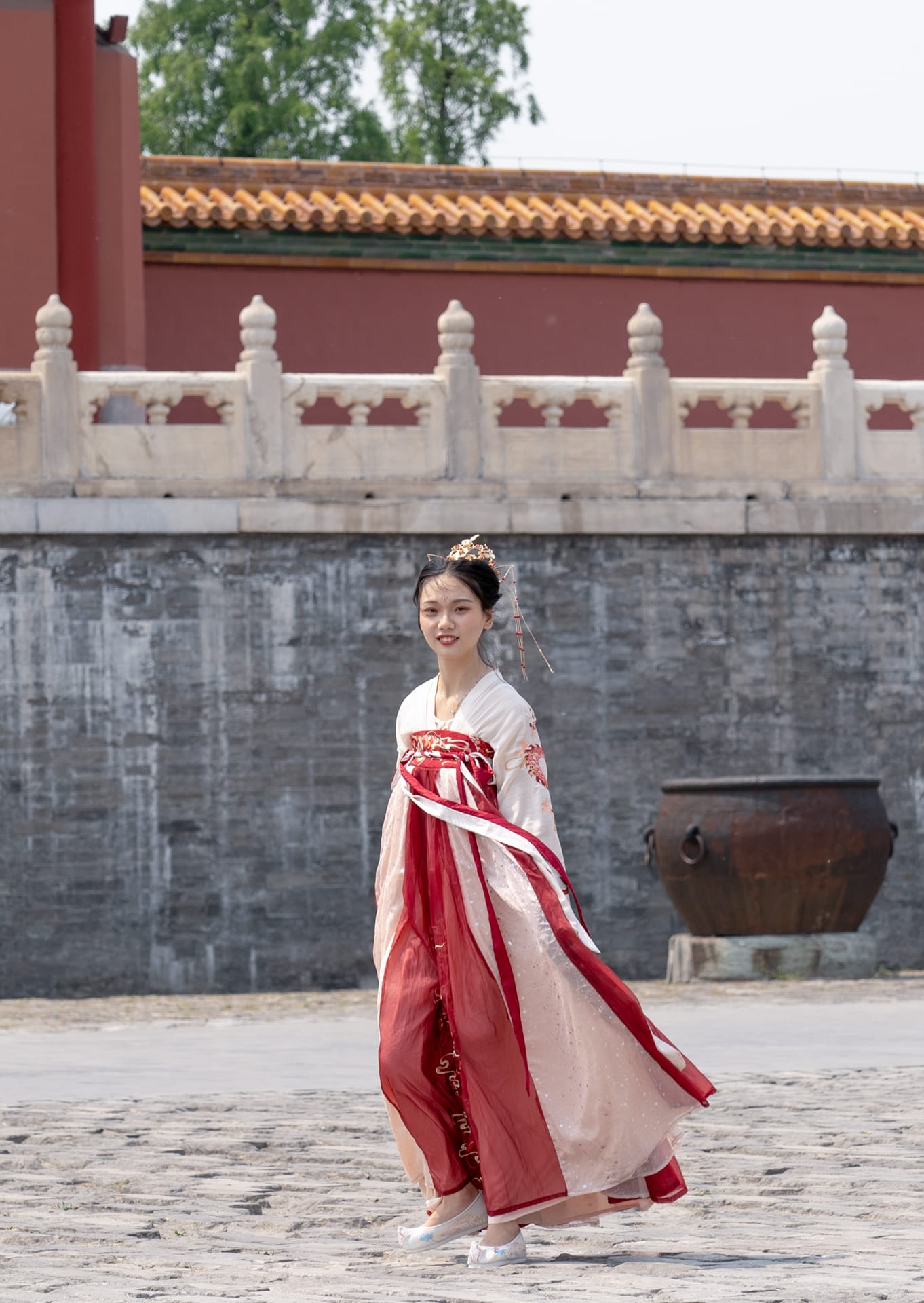 in-2019.05.10-at-北京-故宫博物院-古风女子2
