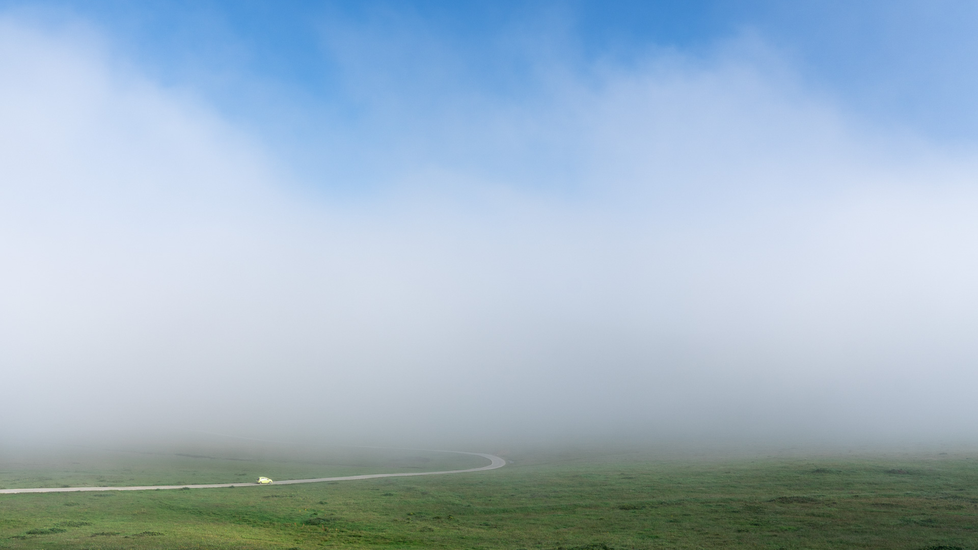 晨雾里边儿的若尔盖县城