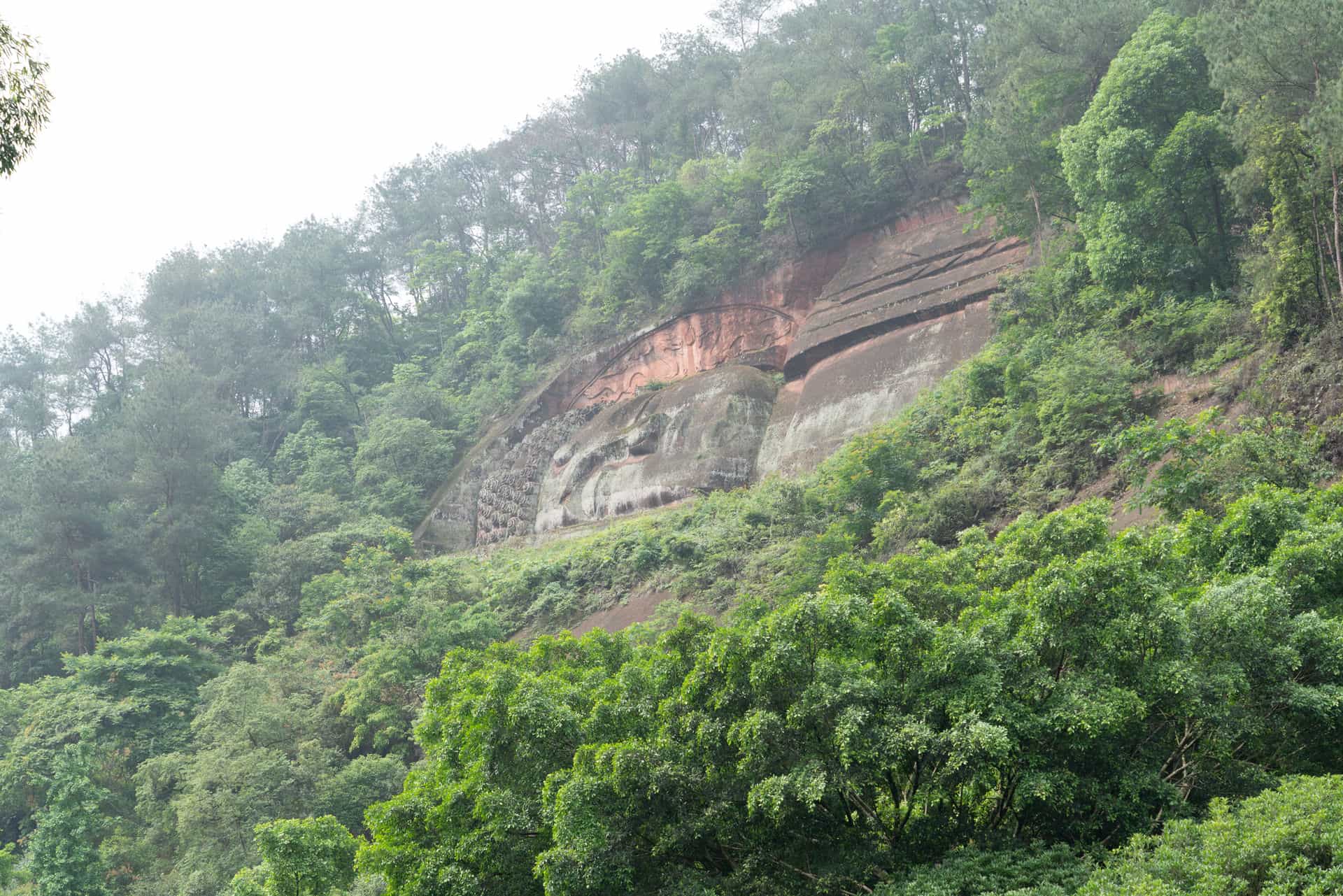 东方佛都长达 170 米的东方卧佛