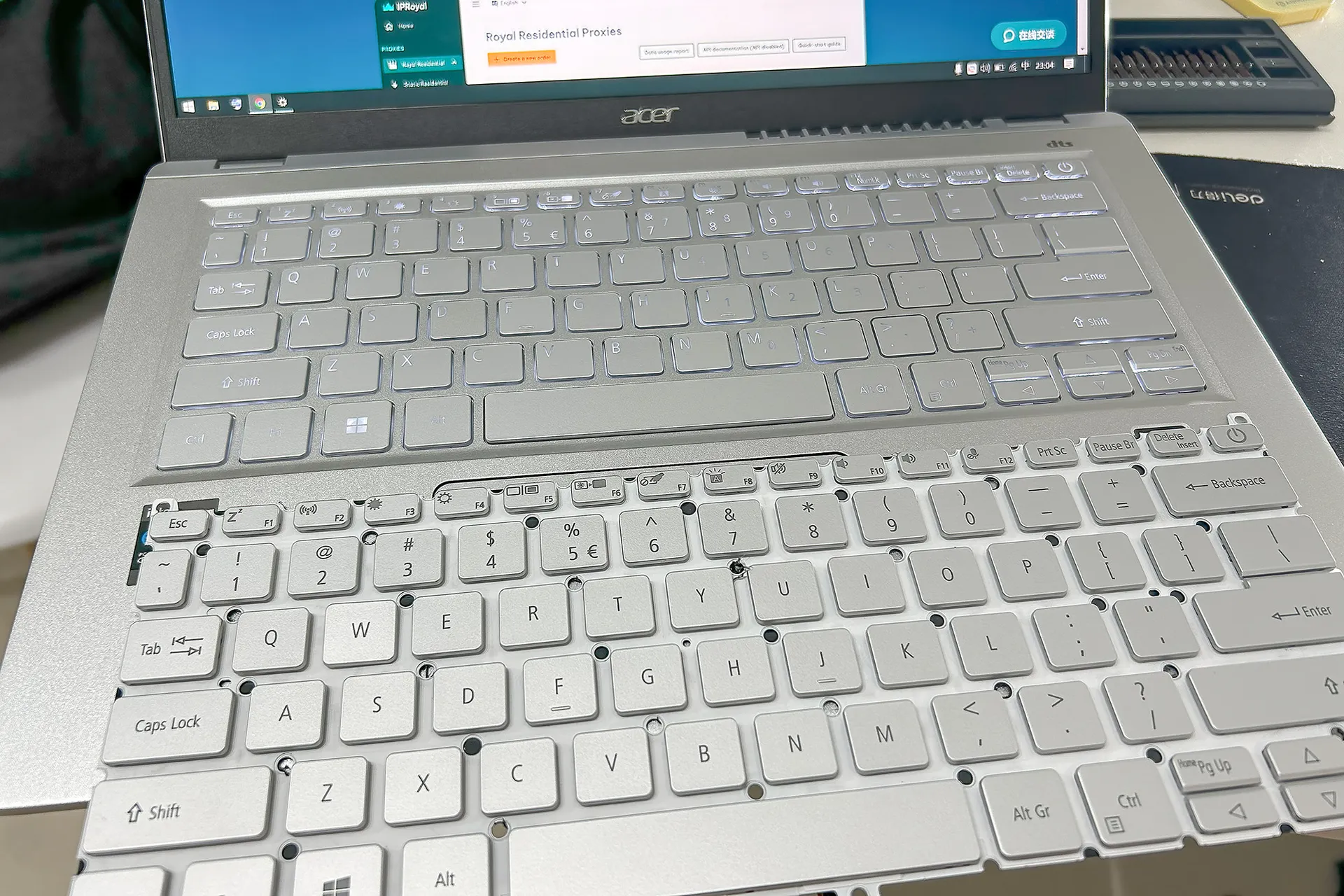 更换宏碁 Swift 3 SF314-511 笔记本键盘